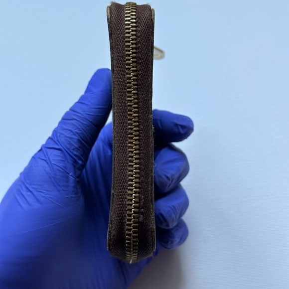 Louis Vuitton Zippy Coin Purse - Picture 6 of 15